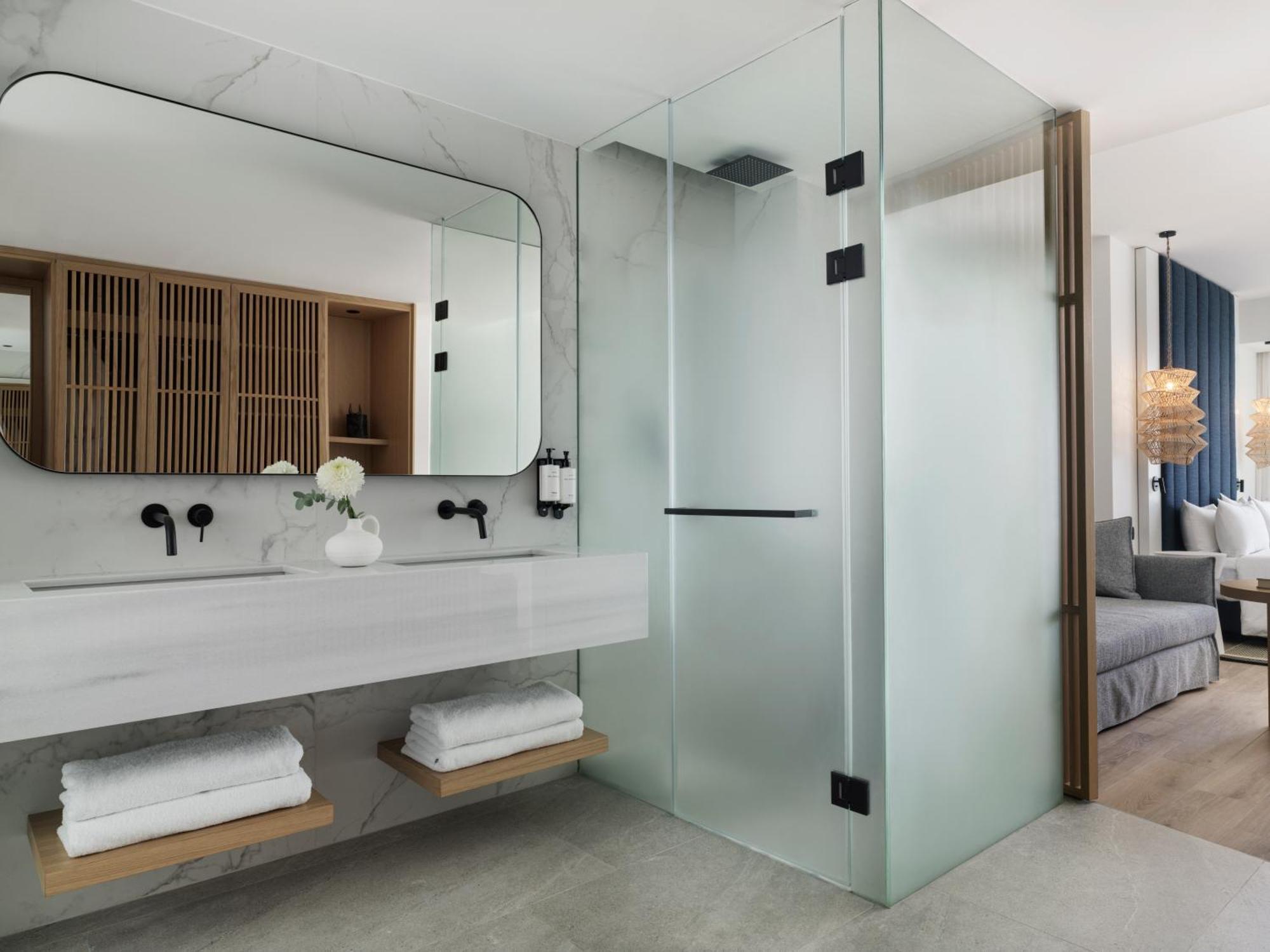 Suite Lits Jumeaux Junior avec Petite Piscine Privée - Vue sur Mer